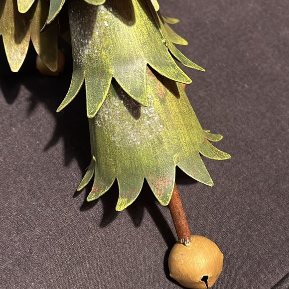 Vintage Metal Tree Bells - Picture 2 of 4